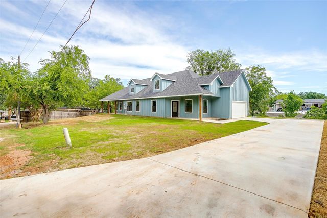 3815 Silver Creek Court, Granbury, TX 76048