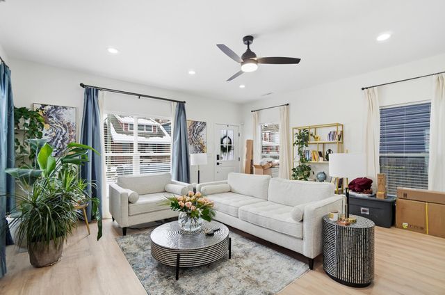 406 St Clair Avenue, Columbus, OH 43203