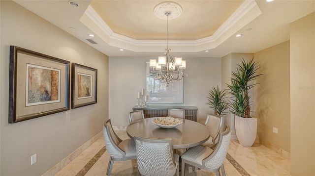 464 GOLDEN GATE POINT 702, Sarasota, FL 34236