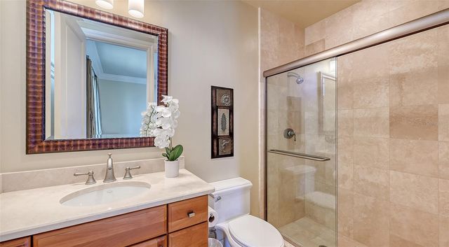 464 GOLDEN GATE POINT 702, Sarasota, FL 34236