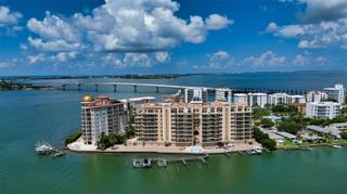464 GOLDEN GATE POINT 702, Sarasota, FL 34236