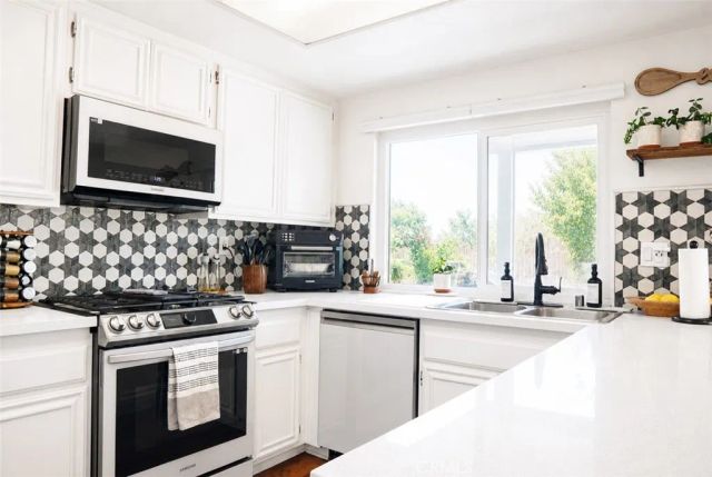 9053 Limecrest Drive, Riverside, CA 92508