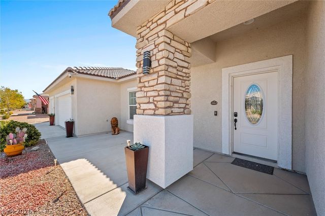 4621 Honey Locust Drive, Pahrump, NV 89061