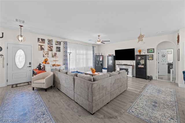 4621 Honey Locust Drive, Pahrump, NV 89061