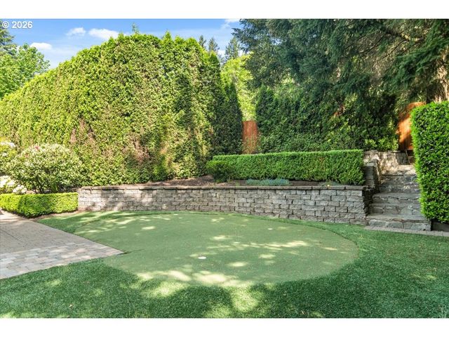 5828 Sw CHELTENHAM Dr, Portland, OR 97239