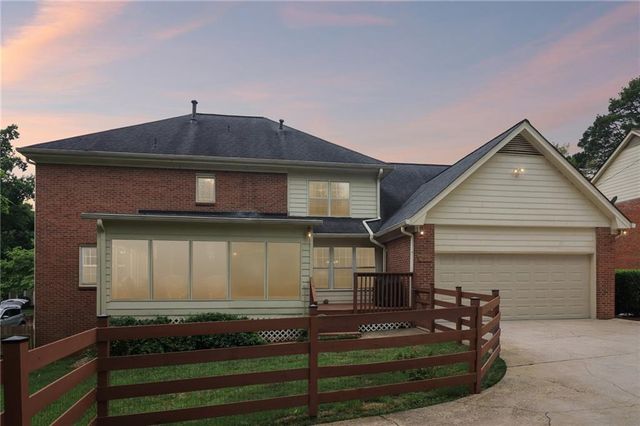 914 Newcastle Drive SW, Lilburn, GA 30047