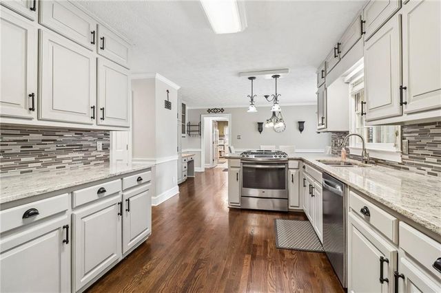 914 Newcastle Drive SW, Lilburn, GA 30047