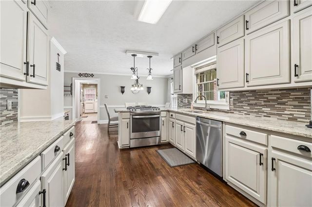 914 Newcastle Drive SW, Lilburn, GA 30047