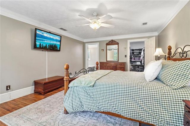 914 Newcastle Drive SW, Lilburn, GA 30047