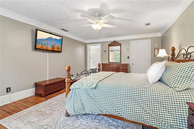 914 Newcastle Drive SW, Lilburn, GA 30047