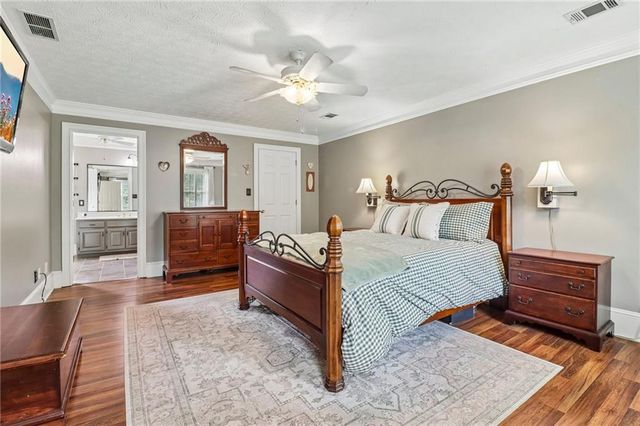 914 Newcastle Drive SW, Lilburn, GA 30047