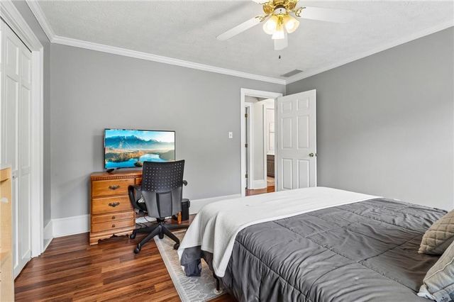 914 Newcastle Drive SW, Lilburn, GA 30047