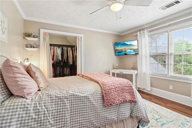 914 Newcastle Drive SW, Lilburn, GA 30047