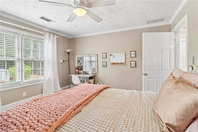 914 Newcastle Drive SW, Lilburn, GA 30047