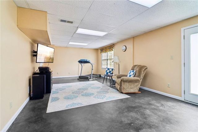 914 Newcastle Drive SW, Lilburn, GA 30047