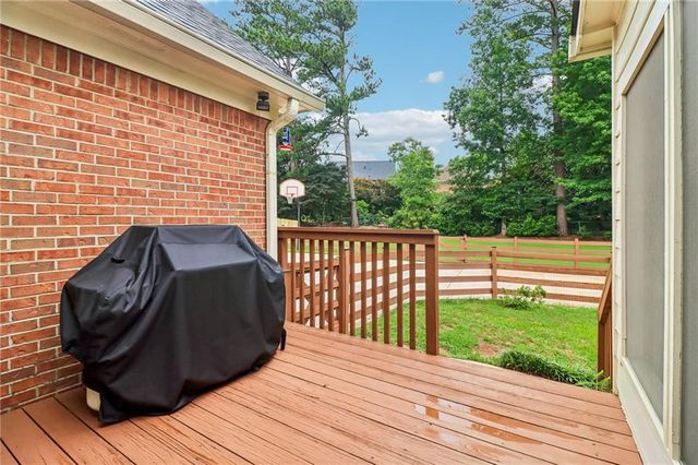 914 Newcastle Drive SW, Lilburn, GA 30047