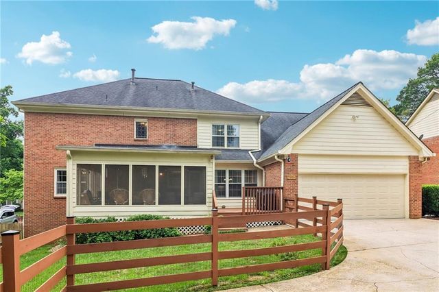 914 Newcastle Drive SW, Lilburn, GA 30047