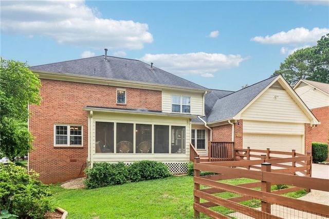 914 Newcastle Drive SW, Lilburn, GA 30047