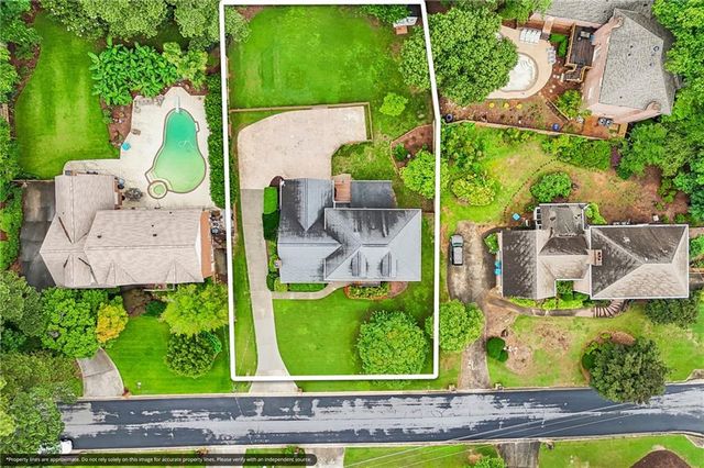 914 Newcastle Drive SW, Lilburn, GA 30047