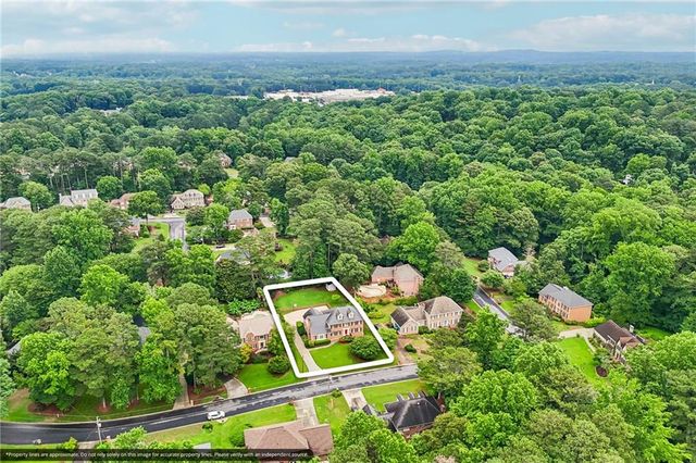 914 Newcastle Drive SW, Lilburn, GA 30047