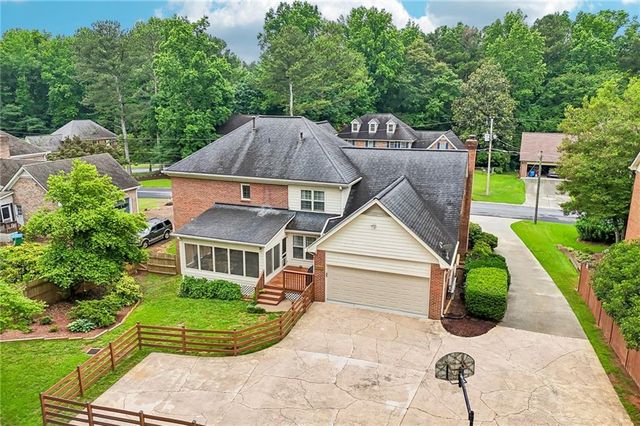 914 Newcastle Drive SW, Lilburn, GA 30047