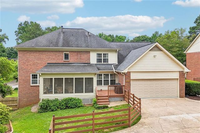 914 Newcastle Drive SW, Lilburn, GA 30047