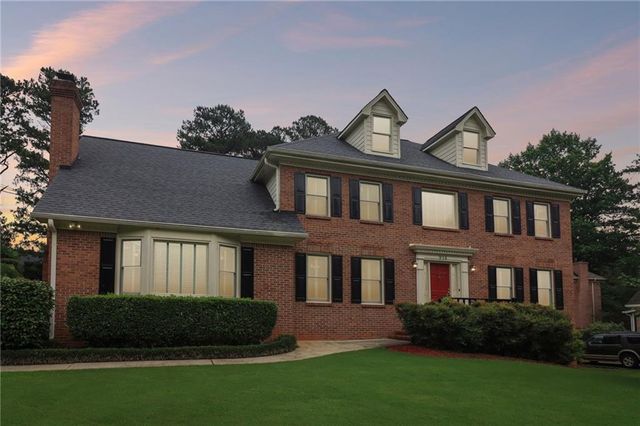 914 Newcastle Drive SW, Lilburn, GA 30047