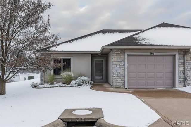 902 Pine Avenue, Warrenton, MO 63383