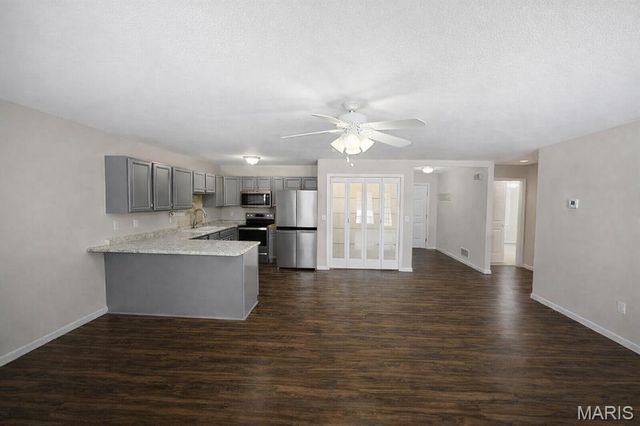 902 Pine Avenue, Warrenton, MO 63383