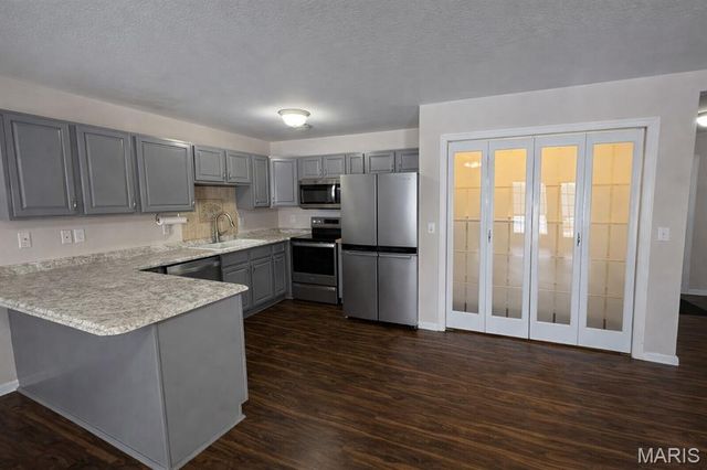 902 Pine Avenue, Warrenton, MO 63383