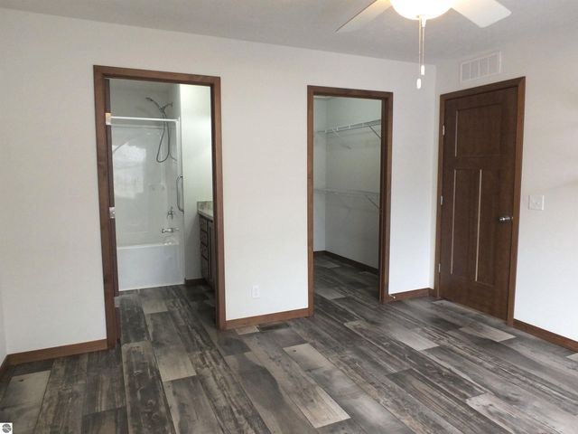 639 Hawthorne Lane, Traverse City, MI 49686