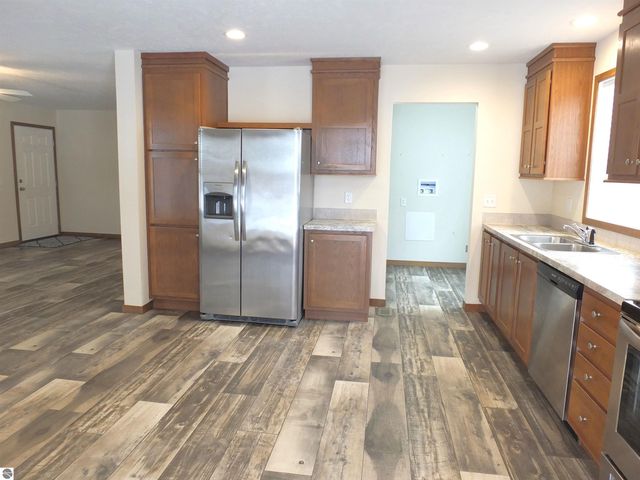 639 Hawthorne Lane, Traverse City, MI 49686