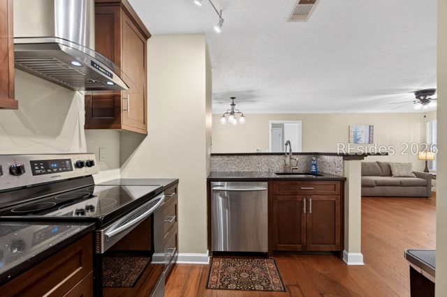 50 Pebble Beach Cv Apt E110, Bluffton, SC 29910