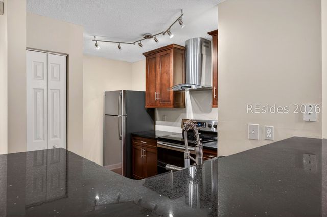 50 Pebble Beach Cv Apt E110, Bluffton, SC 29910