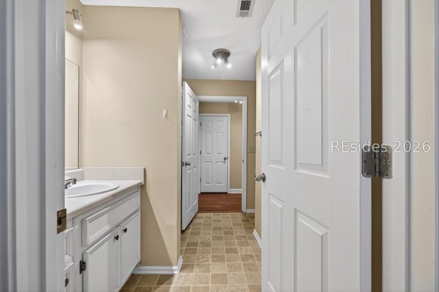 50 Pebble Beach Cv Apt E110, Bluffton, SC 29910