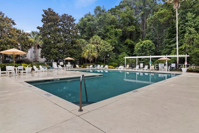 50 Pebble Beach Cv Apt E110, Bluffton, SC 29910