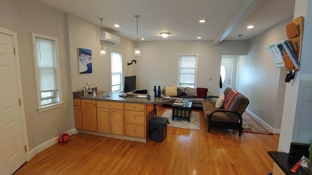 33 Eastburn St 1, Boston, MA 02135