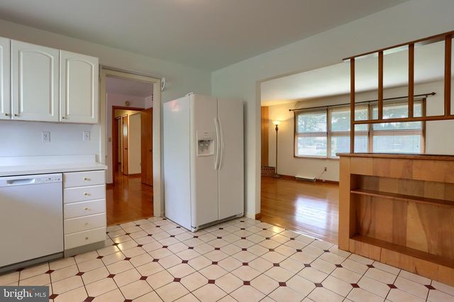 26 AMHERST DR, Camp Hill, PA 17011