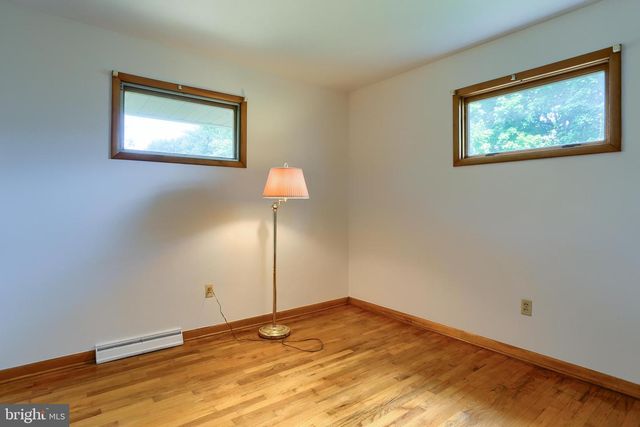26 AMHERST DR, Camp Hill, PA 17011