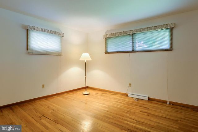 26 AMHERST DR, Camp Hill, PA 17011