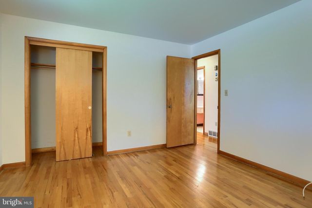 26 AMHERST DR, Camp Hill, PA 17011