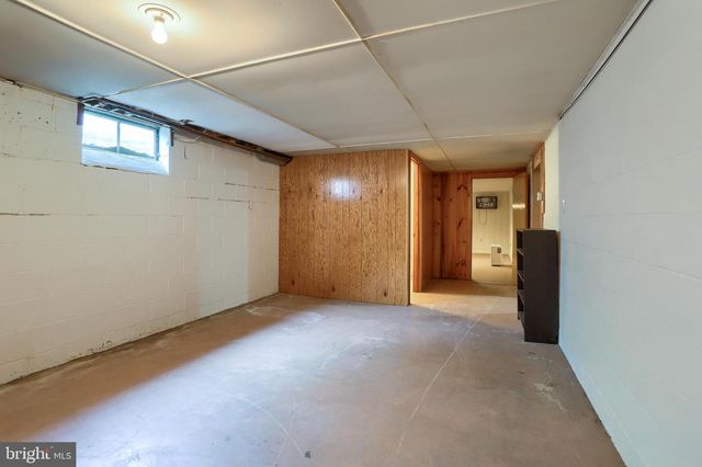 26 AMHERST DR, Camp Hill, PA 17011