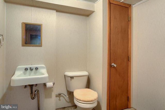 26 AMHERST DR, Camp Hill, PA 17011