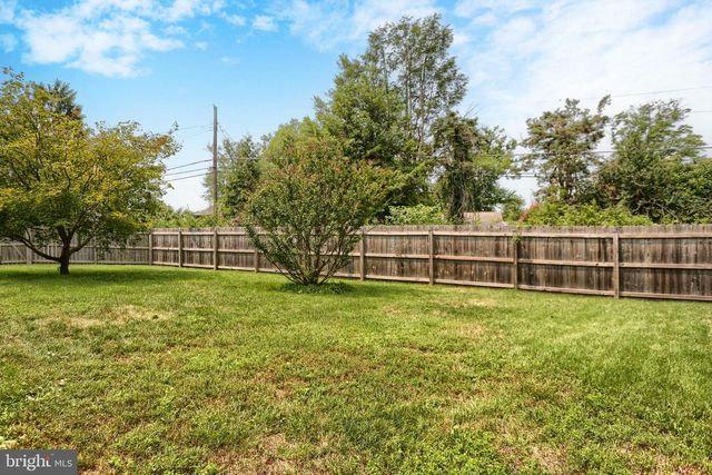 26 AMHERST DR, Camp Hill, PA 17011