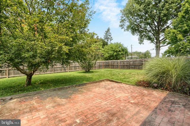 26 AMHERST DR, Camp Hill, PA 17011