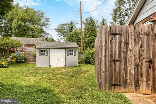 26 AMHERST DR, Camp Hill, PA 17011
