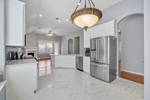 123 Justin Leonard DR, Round Rock, TX 78664