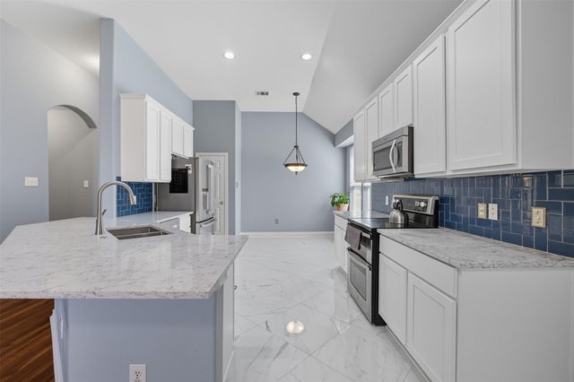 123 Justin Leonard DR, Round Rock, TX 78664