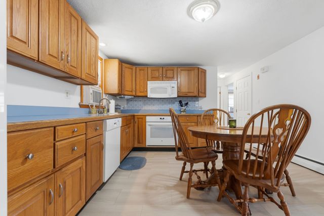 11 Grover St, Beverly, MA 01915