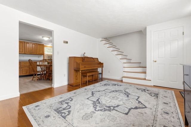 11 Grover St, Beverly, MA 01915